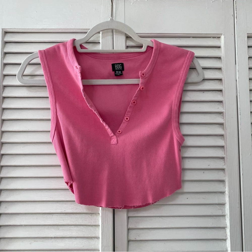 UO pink cropped tank